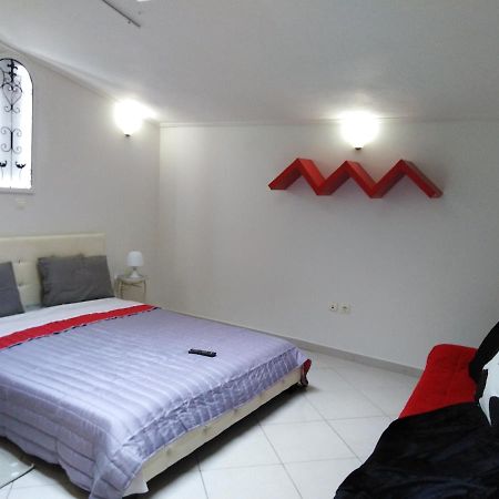 Cozy Minimal Apartment Piraeus Ngoại thất bức ảnh