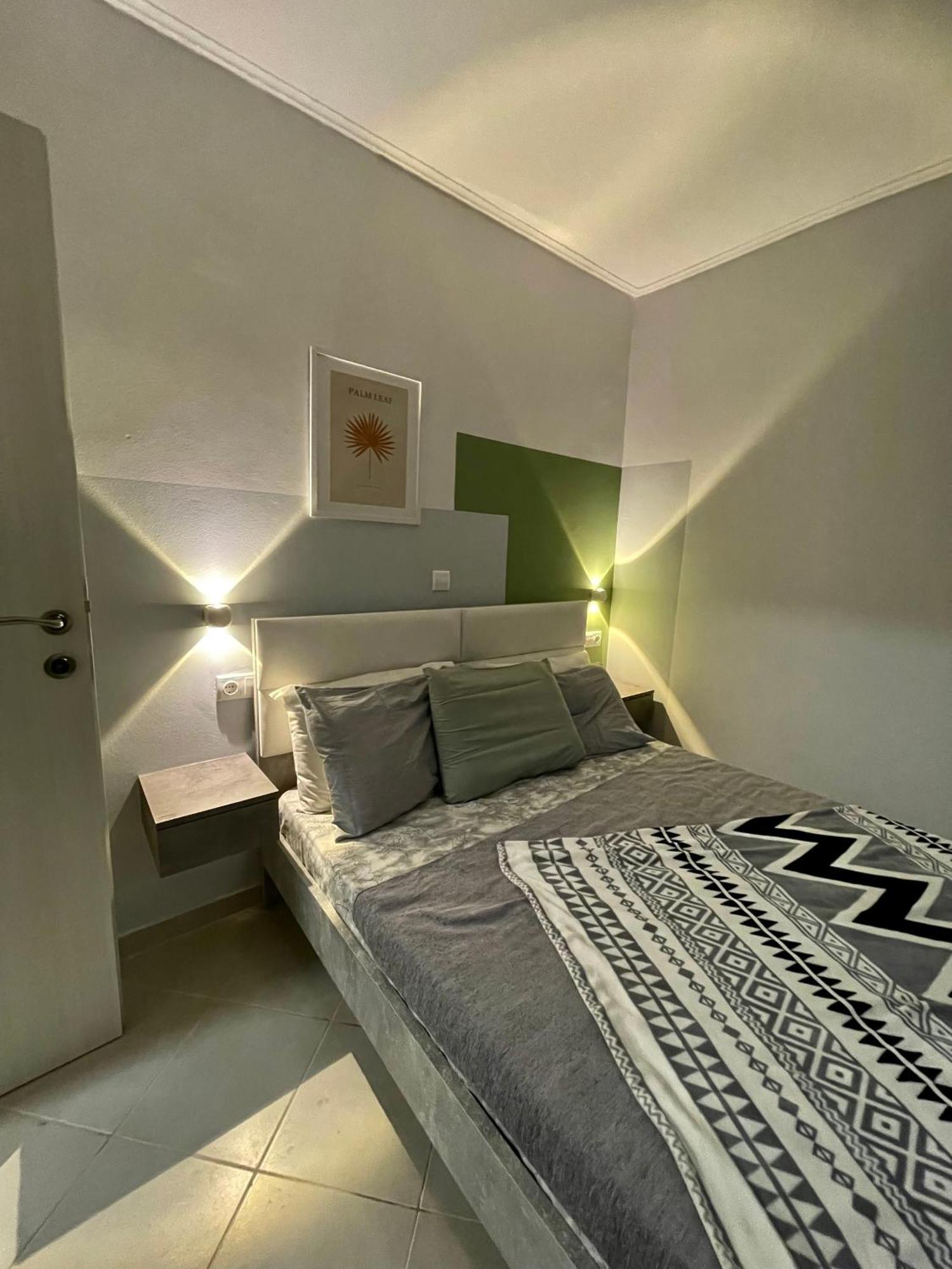 Cozy Minimal Apartment Piraeus Ngoại thất bức ảnh